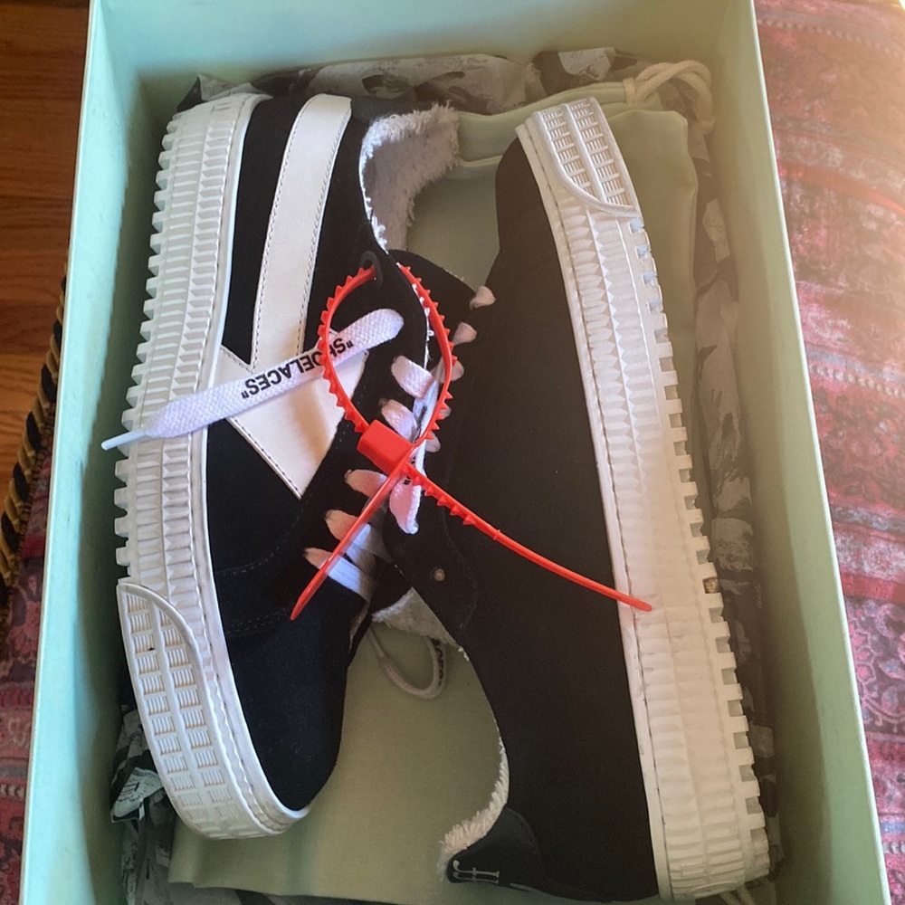 Off White sneakers woman’s size 36